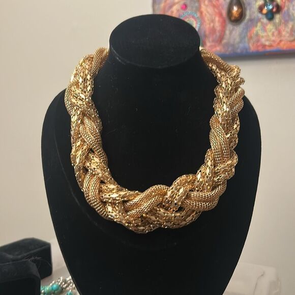 STATEMENT RUNWAY COUTURE LARGE BRAIDED GOLDEN CHAIN CHOKER NECKLACE - Picture 3 of 4